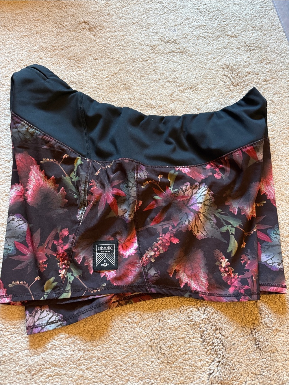 Oiselle Roga Shorts Autumn Foliage Print - Picture 9 of 10